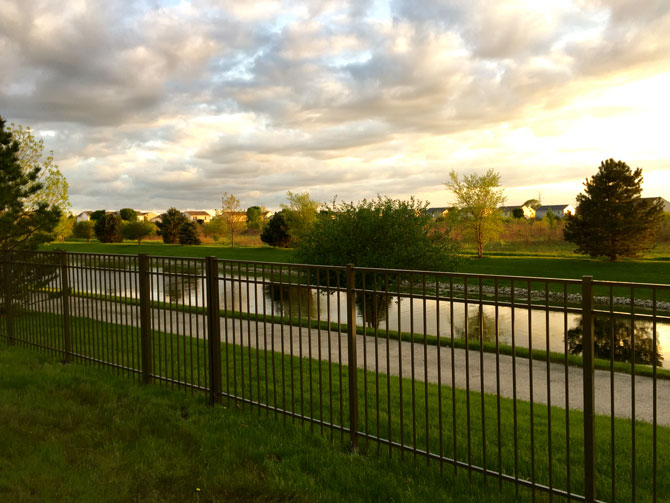 aluminum fence installation 3